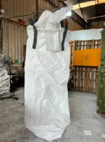 Radovanski big bags usados e sacarias. Big bags higienizados, sem lavar ou batifos - Brancos ou com logomarca - válvula superior e inferior - 4 alças - capacidade para 1.000Kg - Preimeiro uso e seminovos com liner.
