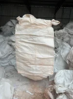 Radovanski big bags usados e sacarias. Big bags higienizados, sem lavar ou batifos - Brancos ou com logomarca - válvula superior e inferior - 4 alças - capacidade para 1.000Kg - Preimeiro uso e seminovos com liner.