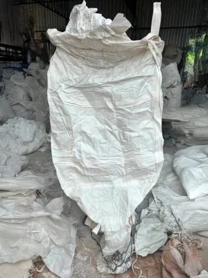 Radovanski big bags usados e sacarias. Big bags higienizados, sem lavar ou batifos - Brancos ou com logomarca - válvula superior e inferior - 4 alças - capacidade para 1.000Kg - Preimeiro uso e seminovos com liner.