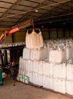radovanski big bags usados e sacarias. Big bags higienizados, sem lavar ou batifos - Brancos ou com logomarca - válvula superior e inferior - 4 alças - capacidade para 1.000Kg - Preimeiro uso e seminovos com liner.