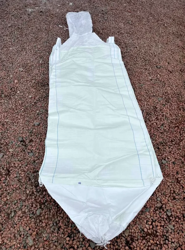 Radovanski big bags usados e sacarias. Big bags higienizados, sem lavar ou batifos - Brancos ou com logomarca - válvula superior e inferior - 4 alças - capacidade para 1.000Kg - Preimeiro uso e seminovos com liner.